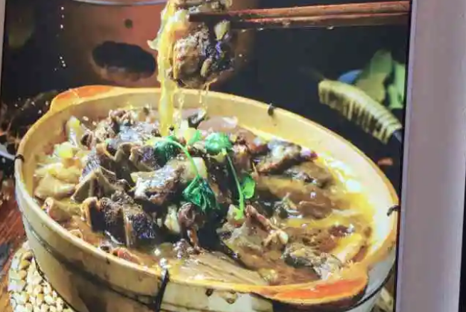 嘭嘭鲜牛杂煲