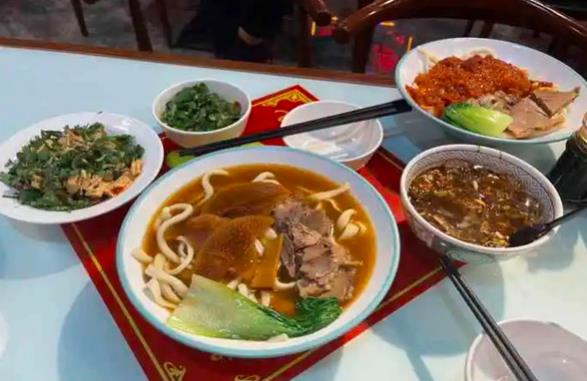 跷脚牛肉面