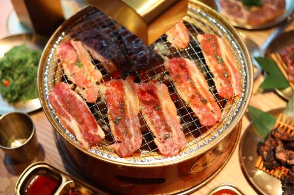 西塔老太太泥炉烤肉