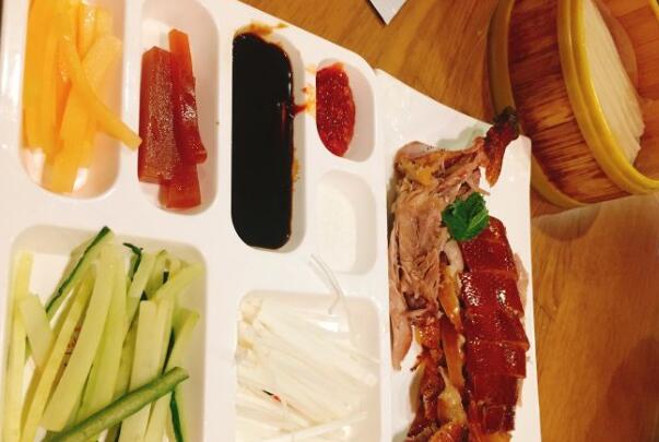 枣木北京烤鸭